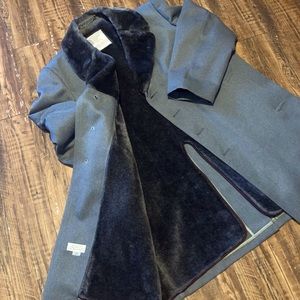 London Fog Faux Fur Lined Men’s size 46 regular or roughly XL Trench Coat grey